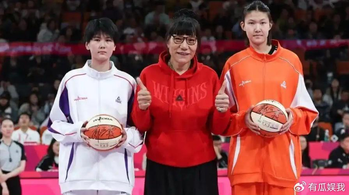 14岁曹熙琛身高传闻逼近2.15米，中国女篮潜力新